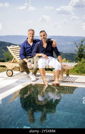 Oprtalj, 210824. Ralph Schumacher, ehemaliger Formel-1-Fahrer, Traubenernte und Weinkellerei. Auf dem Foto: Ralf Schumacher und seine Partnerin Etienne Bousquet-Cassagne. Foto: Vedran Peteh / CROPIX Copyright: XxVedranxPetehx schumacher oprtalj45-210824 Stockfoto