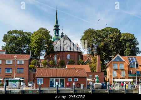 St. Nikolaikirche in Kappeln der evangelisch-lutherischen Pfarrei St. Christophorus Ostangeln. Am Hafen, Kappeln, Schleswig-Holstein, Deutschland Stockfoto