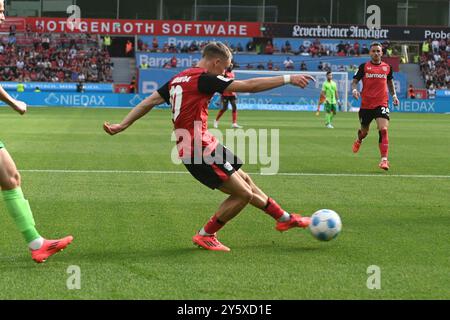 Leverkusen, Deutschland. September 2024. Fussball; Spieltag 04; 1. Bundesliga; Saison 2024/2025; Bayer Leverkusen gegen VfL Wolfsburg am 22.09.2024 in Leverkusen. UBz: 10 Florian Wirtz, Bayer Leverkusen. Quelle: dpa/Alamy Live News Stockfoto