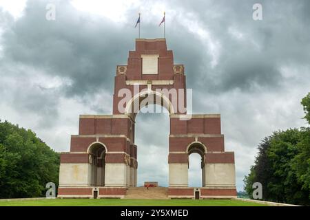 Das Thiepval Memorial to the Missing of the Somme ist ein Kriegsdenkmal für 72.337 vermisste britische und südafrikanische Soldaten Stockfoto