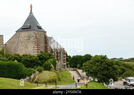 14. Jh. Chapelle Notre-Dame du Salut Kapelle mit vergoldeten Statue der Jungfrau auf dem Dach in Fécamp, Normandie, Seine-Maritime, Frankreich Stockfoto