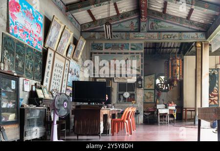 Bangkok, Thailand - 29. April 2022 - Inneres des Phutthamonthon Sathan oder Sun wukong Schreins. Platz für Text, selektiver Fokus. Stockfoto