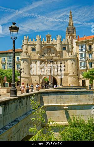 Arco de Santa Maria, St. Marienbogen, einer der Eingänge zur Kathedrale Santa Maria in Burgos, Provinzhauptstadt der Region Kastilien & Leon in Spanien. Stockfoto