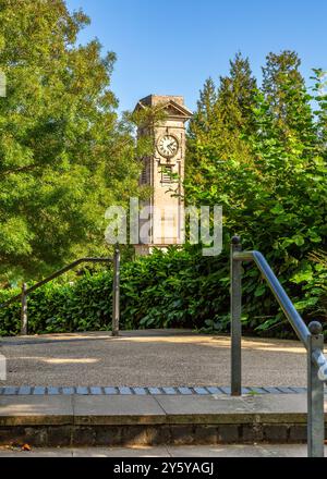 Clock Tower in Jephson Gardens, Leamington Spa, Warwickshire, Großbritannien. Stockfoto