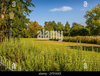 Wunderschöne pulsierende Landschaft in Jephson Gardens, Leamington Spa, Großbritannien. Stockfoto