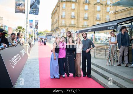 September 2024, Donostia / San Sebastian, Euskadi, Spanien: Clara Segura, Enric Auquer, Macarena Garcia, Maria Rodriguez Soto besuchte Mugaritz. Sin Papa ni postre' Red Carpet beim 72. San Sebastian International Film Festival im Victoria Eugenia Theatre am 23. September 2024 in Donostia/San Sebastian, Spanien (Bild: © Jack Abuin/ZUMA Press Wire) NUR ZUR REDAKTIONELLEN VERWENDUNG! Nicht für kommerzielle ZWECKE! Stockfoto