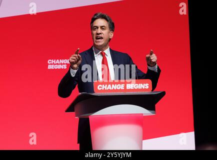 Liverpool, Großbritannien. September 2024. Ed Miliband, Staatssekretär für Energiesicherheit und Net Zero, hält seine Rede auf der Labour Party-Konferenz in Liverpool. Quelle: Karl Black/Alamy Live News Stockfoto