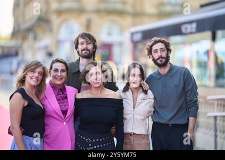 Clara Segura, Enric Auquer, Macarena Garcia, Maria Rodriguez Soto nahmen an Mugaritz Teil. Sin Papa ni postre' Red Carpet während des 72. San Sebastian International Film Festival im Victoria Eugenia Theatre am 23. September 2024 in Donostia/San Sebastian, Spanien. Stockfoto