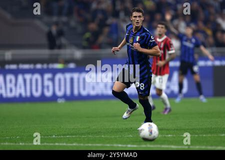 Mailand, Italien. September 2024. Benjamin Pavard vom FC Internazionale im Spiel der Serie A zwischen dem FC Internazionale und dem AC Milan am 22. September 2024 in Mailand. Quelle: Marco Canoniero/Alamy Live News Stockfoto