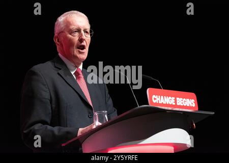 Liverpool, Großbritannien. September 2024. Hilary Benn Staatssekretärin für Nordirland Abgeordneter für Leeds South. Rede auf der Liverpool Labour-Konferenz. Bild: Garyroberts/worldwidefeatures.com Credit: GaryRobertsphotography/Alamy Live News Stockfoto