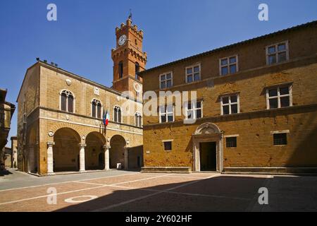 Pienza, Siena: Während seines Besuchs von Corsignano Castel, Silvio Enea Piccolomini, auch bekannt für sein Pontifikat unter dem Namen Papst Pio II., entwickelt sich Stockfoto