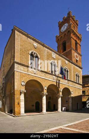 Pienza, Siena: Während seines Besuchs von Corsignano Castel, Silvio Enea Piccolomini, auch bekannt für sein Pontifikat unter dem Namen Papst Pio II., entwickelt sich Stockfoto