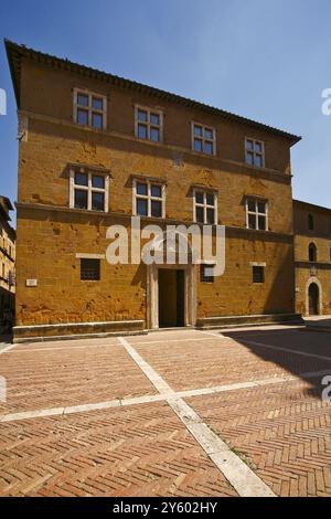 Pienza, Siena: Während seines Besuchs von Corsignano Castel, Silvio Enea Piccolomini, auch bekannt für sein Pontifikat unter dem Namen Papst Pio II., entwickelt sich Stockfoto