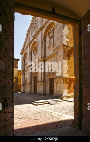 Pienza, Siena: Während seines Besuchs von Corsignano Castel, Silvio Enea Piccolomini, auch bekannt für sein Pontifikat unter dem Namen Papst Pio II., entwickelt sich Stockfoto