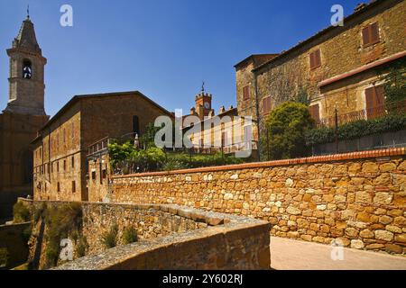 Pienza, Siena: Während seines Besuchs von Corsignano Castel, Silvio Enea Piccolomini, auch bekannt für sein Pontifikat unter dem Namen Papst Pio II., entwickelt sich Stockfoto