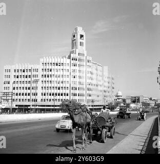 GEBÄUDE VON KARACHI, PAKISTAN 13. MÄRZ 1961 Stockfoto