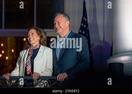 WASHINGTON DC, USA - 4. Juli 2024 - US-Präsident Joe Biden, First Lady Jill Biden, Vice President Kamala Harris und Second Gentleman Doug Emhoff (beide Stockfoto