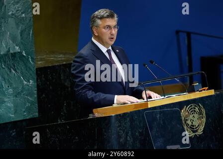 New York, Usa. September 2024. Der kroatische Premierminister Andrej Plenkovic spricht auf dem "Gipfel der Zukunft" während der 79. Sitzung der UN-Generalversammlung in der Halle der UN-Generalversammlung im Hauptquartier der Vereinten Nationen am Montag, den 23. September 2024, in New York City. Foto: Peter Foley/UPI Credit: UPI/Alamy Live News Stockfoto