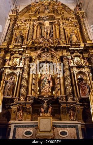 Die Kathedrale von Santa Maria di See, oder die Kathedrale von Sevilla, ist die größte gotische Kathedrale der Welt und gehört zum UNESCO-Weltkulturerbe in Spanien Stockfoto