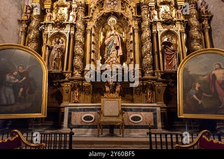 Die Kathedrale von Santa Maria di See, oder die Kathedrale von Sevilla, ist die größte gotische Kathedrale der Welt und gehört zum UNESCO-Weltkulturerbe in Spanien Stockfoto