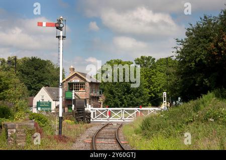 Stellwerk Bedale am Bahnübergang, Wensleydale Heritage Railway Leeming nach Leyburn, Lower Swaledale, Yorkshire Dales, England Stockfoto