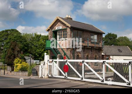 Stellwerk Bedale am Bahnübergang, Wensleydale Heritage Railway Leeming nach Leyburn, Lower Swaledale, Yorkshire Dales, England Stockfoto