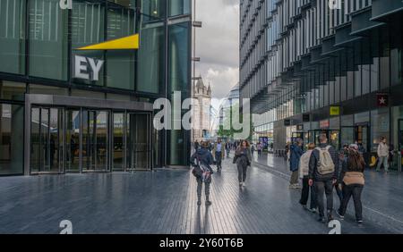 London, Großbritannien. September 2024. The EY (Ernst & Young) Building, 1 weitere London Place. Quelle: Malcolm Park/Alamy Live News Stockfoto