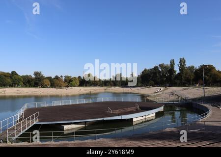 Bundek ist ein See und Park in Zagreb. Das Gebiet des ​​the-Sees und die Wiesen und Wälder um den See erstrecken sich von der Brücke der Freiheit bis zur Brücke der Jugend. Stockfoto