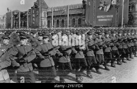 FEIERLICHKEITEN AM 1. MAI 1960 AUF DEM ROTEN PLATZ MOSKAU Stockfoto