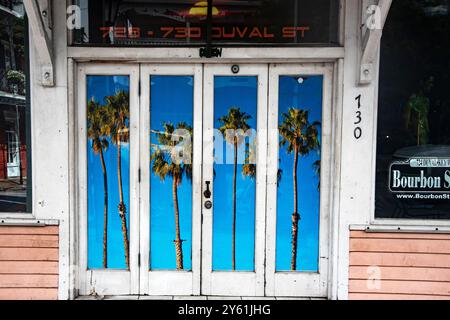 Eintritt zu einem T-Shirt-Geschäft in der Duvall Street, Key West, Florida, USA Stockfoto