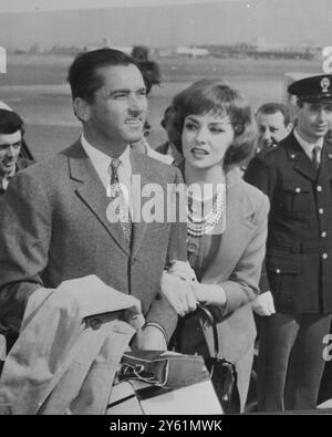SCHAUSPIELERIN GINA LOLLOBRIGIDA MIT IHREM EHEMANN DR MILKO SKOFIC 17. MÄRZ 1960 Stockfoto