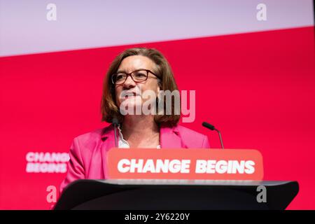 Liverpool, Großbritannien. September 2024. Eluned Morgan, Baroness Morgan of Ely, erste Ministerin von Wales, die auf der Labour-Konferenz redete. Liverpool UK Bild: Garyroberts/worldwidefeatures.com Credit: GaryRobertsphotography/Alamy Live News Stockfoto