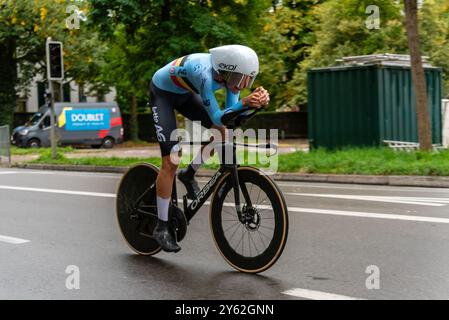 Zürich, Schweiz. September 2024. Robin Orins aus Belgien fährt im U23-Einzelzeitfahren der Männer während der UCI Straßen- und Para-Radfahren-Weltmeisterschaft Zürich 2024. Quelle: Fabienne Koch/Alamy Live News. Stockfoto