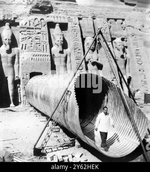 TEMPEL ABU SIMBEL STAHLTUNNEL EINGANG KLEINERER NEFERTIRI TEMPEL IN KAIRO ; 21. NOVEMBER 1964 Stockfoto