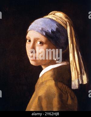 Mädchen mit Perlenohrring, um 1665-6 Kopf eines jungen Mädchens mit Turban von Vermeer, Jan (1632–75) Mauritshuis, den Haag, Niederlande Johannes Vermeer (31. Oktober 1632 – bestattet am 15. Dezember 1675) war ein niederländischer Maler, der in Delft lebte und arbeitete. Er wird auch als Vermeer von Delft oder Johannes van der Meer bezeichnet. Neben Rembrandt ist Vermeer der bekannteste Maler des niederländischen Goldenen Zeitalters, und seine Gemälde werden für ihre transparenten Farben, sorgfältige Komposition und brillanten Lichteinsatz bewundert. ©TopFoto Stockfoto