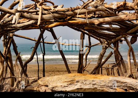 Driftwood Beach Shack am Moonstone Beach in Cambria, Kalifornien. Stockfoto