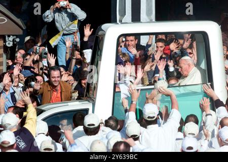 Madrid, 04.05.2003. Die Heiligsprechung unter dem Vorsitz seiner Heiligkeit Papst Johannes Paul II. Fand auf der Plaza de Colón statt. Foto: Ángel de Antonio. Quelle: Album / Archivo ABC / Ángel de Antonio Stockfoto