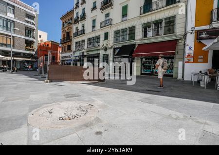 Sevilla. 25-Juli-2024. Die Brunnen, die sich in der Regina Street befanden und zum Pilzprojekt Plaza de la Encarnacion gehörten, wurden entfernt. Foto: Raul Doblado. Archsev. Quelle: Album / Archivo ABC / Raúl Doblado Stockfoto