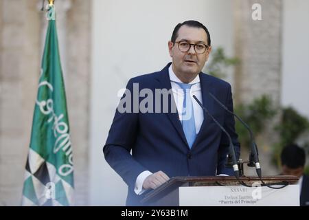 Sevilla, 05.07.2024. XXXVIII Stierkampfpreis Puerta del Príncipe, gesponsert von El Corte Inglés im Königlichen Alcazar von Sevilla. Im Bild Enrique Guevara. Foto: Raúl Doblado. Archsev. Quelle: Album / Archivo ABC / Raúl Doblado Stockfoto