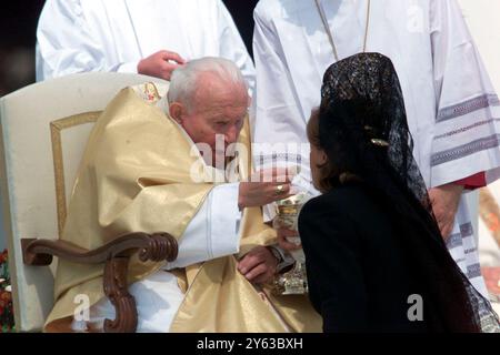 Madrid, 04.05.2003. Die Heiligsprechung unter dem Vorsitz seiner Heiligkeit Papst Johannes Paul II. Fand auf der Plaza de Colón statt. Foto: Ángel de Antonio. Quelle: Album / Archivo ABC / Ángel de Antonio Stockfoto