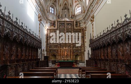 Rascafría (Madrid), 11.08.2023. Bericht über das Königliche Kloster Santa María de El Paular der Benediktinermönche. Hauptaltar und Chorbuden. Foto: Ignacio Gil. ARCHDC. Quelle: Album / Archivo ABC / Ignacio Gil Stockfoto