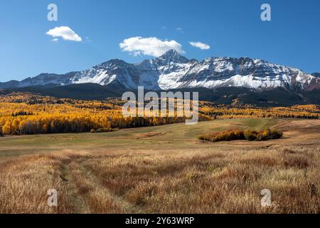 Herbstblick auf den Wilson Peak in den San Juan Mountains in der Nähe von Telluride, Colorado Stockfoto