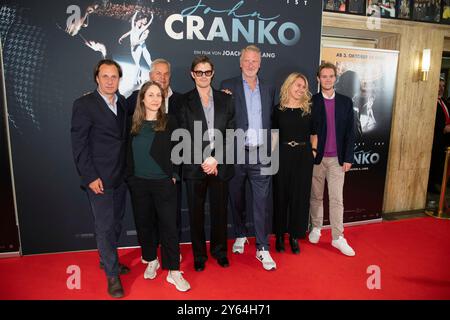 Essen, Deutschland. September 2024. Von links nach rechts Regie Till DERENBACH, Cher ZIMMERER, Filmstiftung NRW, Regisseur Joachim LANG, Schauspieler Sam RILEY, Produzent Michael SOUVIGNIER, Annette HOERSTER, Filmstiftung NRW, Filmverleih Nigel KARTE Filmpremiere CRANKO in der Lichtburg in Essen, 23. September 2024. Quelle: dpa/Alamy Live News Stockfoto