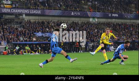 Brügge, Belgien. September 2024. firo: 18.09.2024, Fußball, UEFA CHAMPIONS LEAGUE, Saison 2024/2025, UCL, CL, Club Brugge - BVB, Borussia Dortmund 3:0 Julian Brandt, BVB, Shot, neues Branding der UEFA Champions League, Logo Credit: dpa/Alamy Live News Stockfoto
