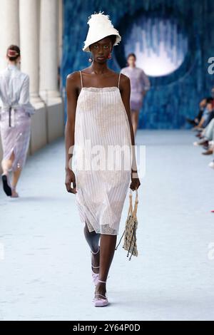 HUI Start- und Landebahn im Frühjahr/Sommer 2025 während der Milan Fashion Week am 2024. September - Mailand, Italien 22/09/2024 Stockfoto