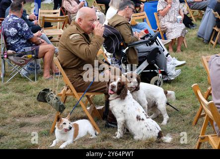 Vierziger Jahre Wochenende, holt Bahnhof, Nord norfolk, england Stockfoto