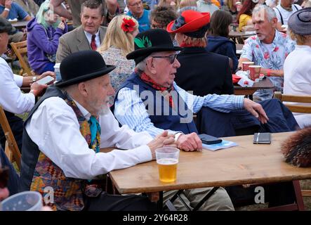 Vierziger Jahre Wochenende, holt Bahnhof, Nord norfolk, england Stockfoto