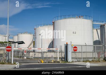 TanQuid Tanklager, Freiheit, Ruhleben, Spandau, Berlin, Deutschland *** TanQuid Tankfarm, Freiheit, Ruhleben, Spandau, Berlin, Deutschland Stockfoto