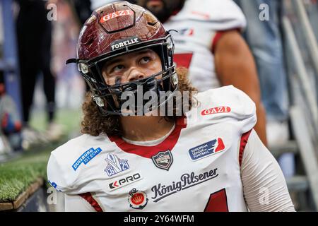 Gelsenkirchen, Deutschland. September 2024. firo: 22.09.2024, American Football, elf, European League of Football, Meisterschaftsspiel 2024, Rhein Fire vs Vienna Wikings Defensivlineman Justus Sleiman (Rhein Fire) Portrait, Credit: dpa/Alamy Live News Stockfoto