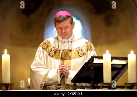 Stephan Burger beim Gottesdienst zur Herbst-Vollversammlung der Deutschen Bischofskonferenz in der Michaelskirche. Fulda, 24.09.2024 *** Stephan Burger im Rahmen der Herbstversammlung der Deutschen Bischofskonferenz in St. Michaels Kirche, Fulda, 24 09 2024 Foto:XP.xBackx/xFuturexImagex gottesdienst 4906 Stockfoto